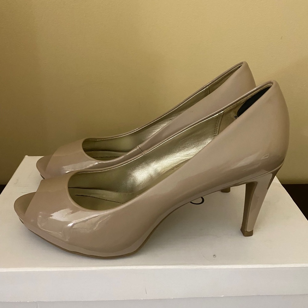 BANDOLINO
Women's Rainaa Peep Toe Platform Stiletto Dress Pumps